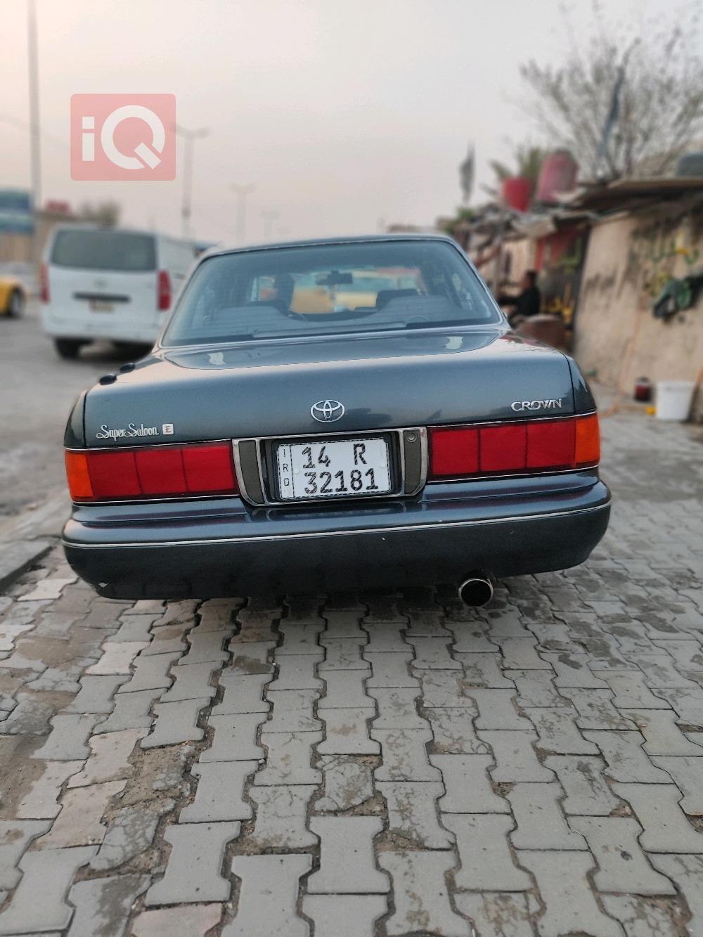 تۆیۆتا کراون